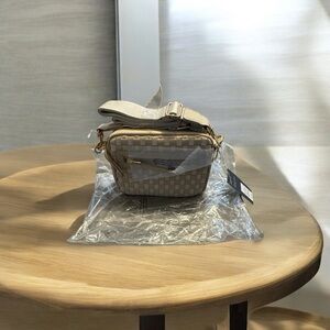 Universal Thread Camera Style Crossbody Bag NWT